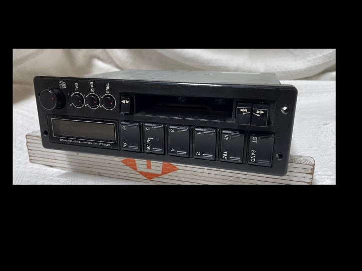 Clarion BMW Radio PU-9203 R1100RT, R100RT, R80, K100 RT und LT. #13247